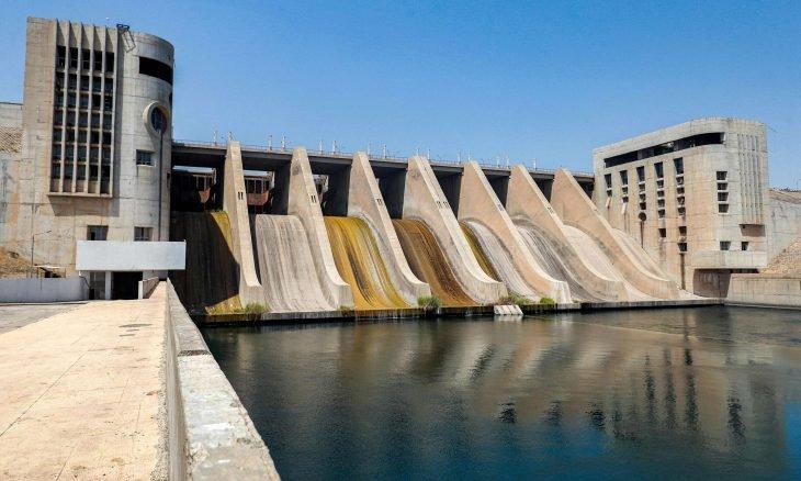 لە شەڕی داعش ئەمریکا بە بۆمبی ٩٠٠ کیلۆیی بەنداوی تەبقەی سوریای بۆردومانکردووە