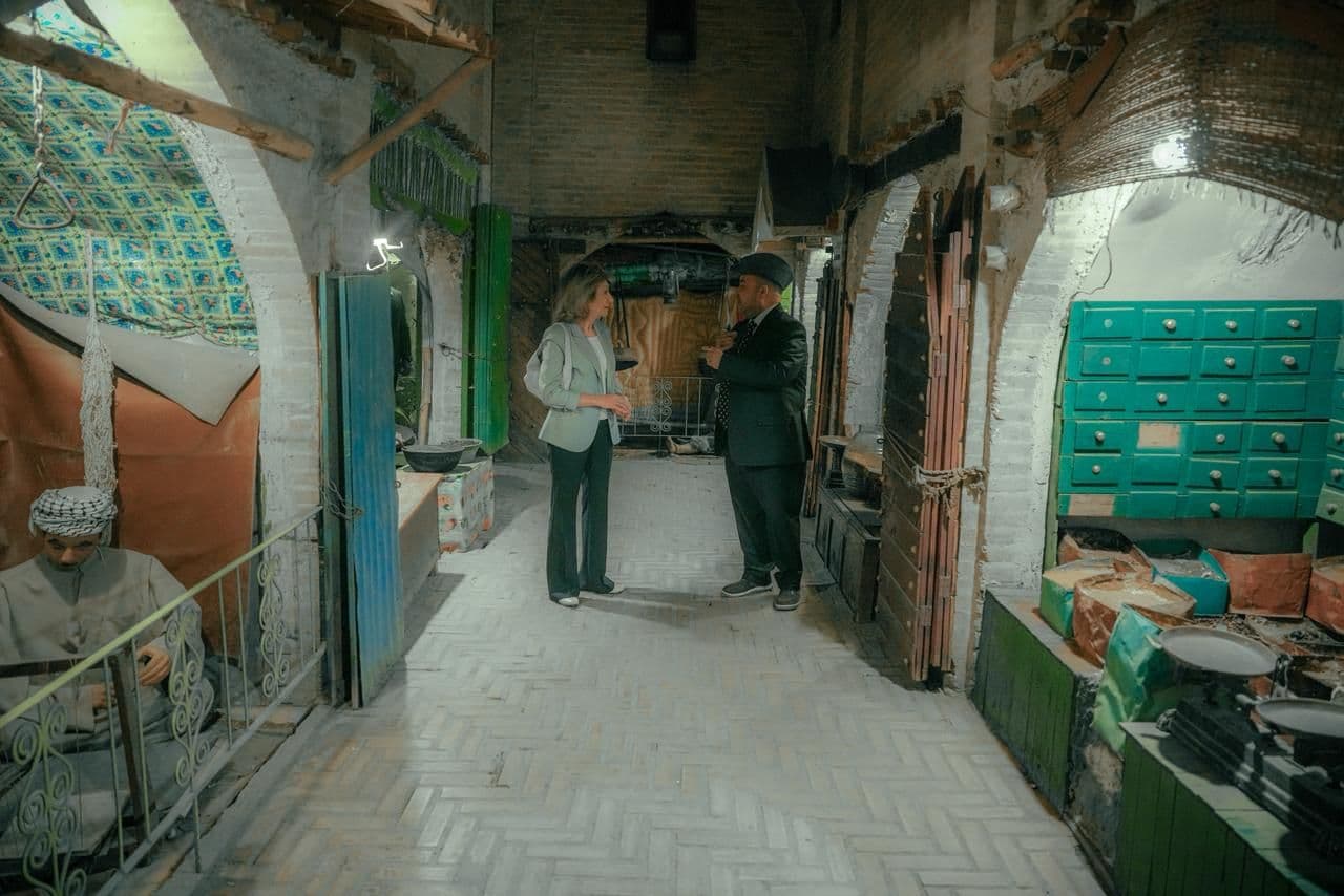 article gallery image