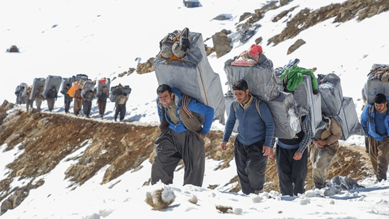 پێنج کۆڵبەر لە سنوری کرماشان بە تەقەی ھێزە ئەمنییەکان بریندارکران