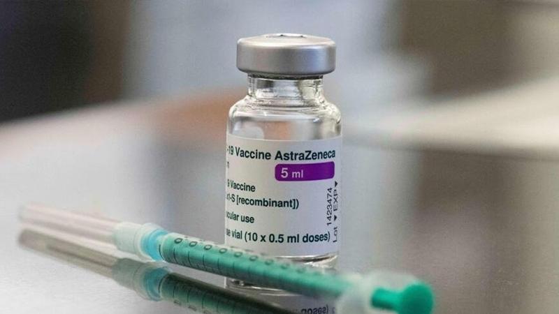 توێژینەوەیەک: ئەوانەی ڤاکسینی ئەسترازینیکایان وەرگرتووە تووشی ھەوکردنی مێشک و دڕکە پەتک دەبن