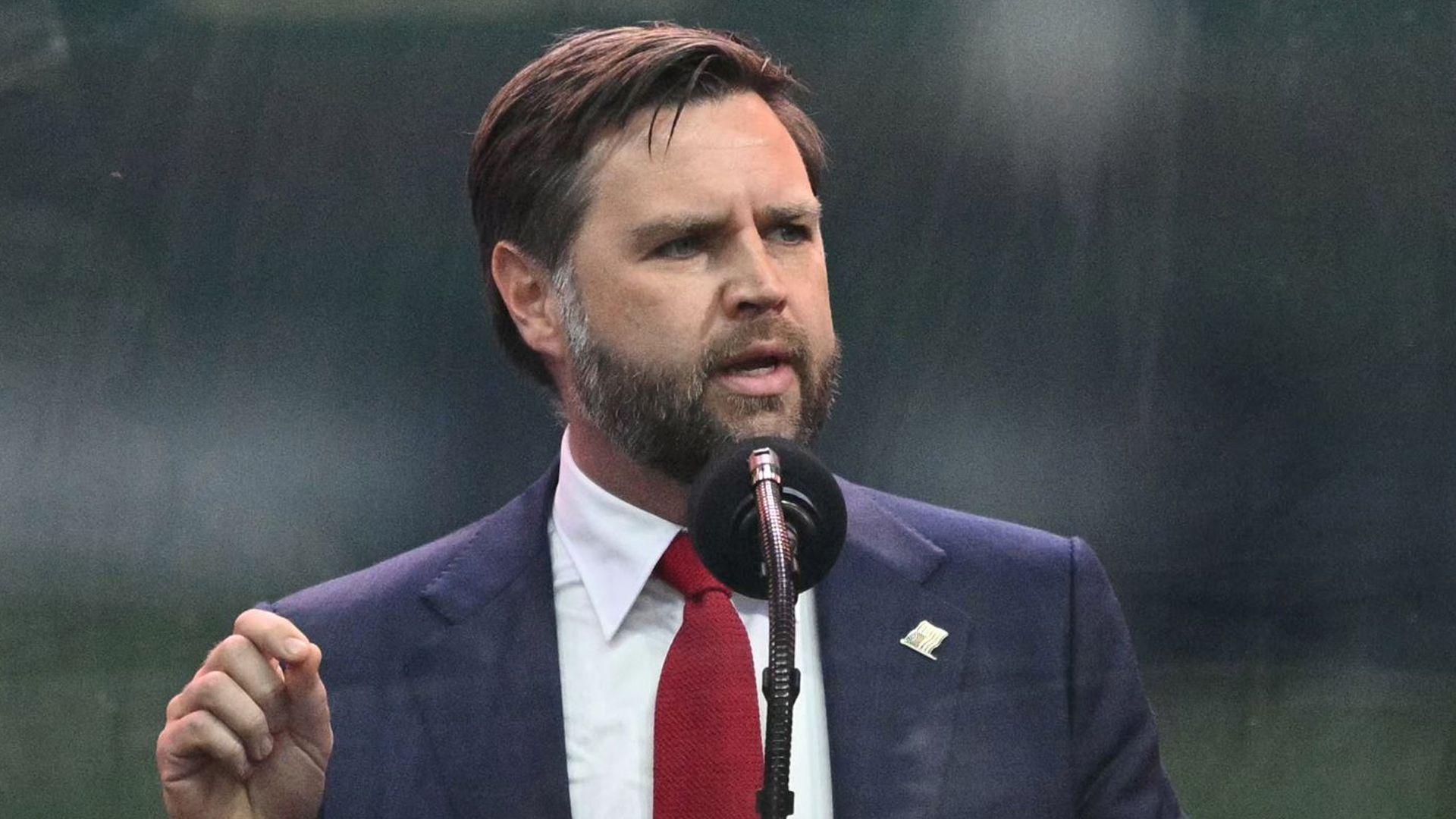 جێگرەکەی ترەمپ: سەرۆکی ئەمریکا دەیەوێت پەیوەندییەکی باشی لەگەڵ ئێران هەبێت