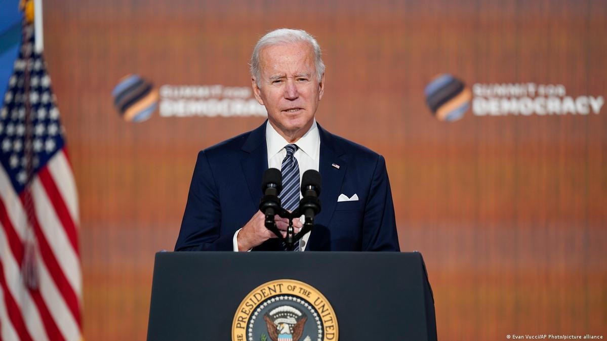 بایدن: دیموکراسیەت و ئازادییە تاکەکەسیەکان لە ئەمریکا لە مەترسیدان