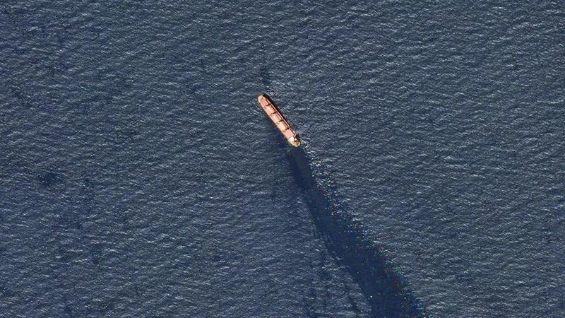 بەھۆی نقومبونی کەشتیەکی نەوتیەوە ھۆشداری لە کارەساتی ژینگەیی لە دەریای سور دەدرێت