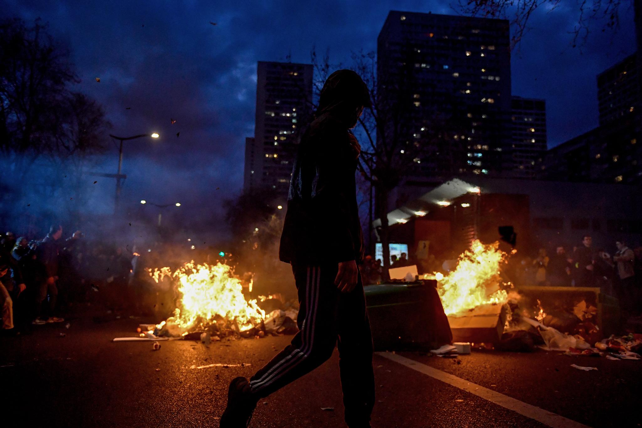 لە خۆپیشاندانەکانی فەڕەنسا ٤٥٧ کەس دەستبەسەرکراون 