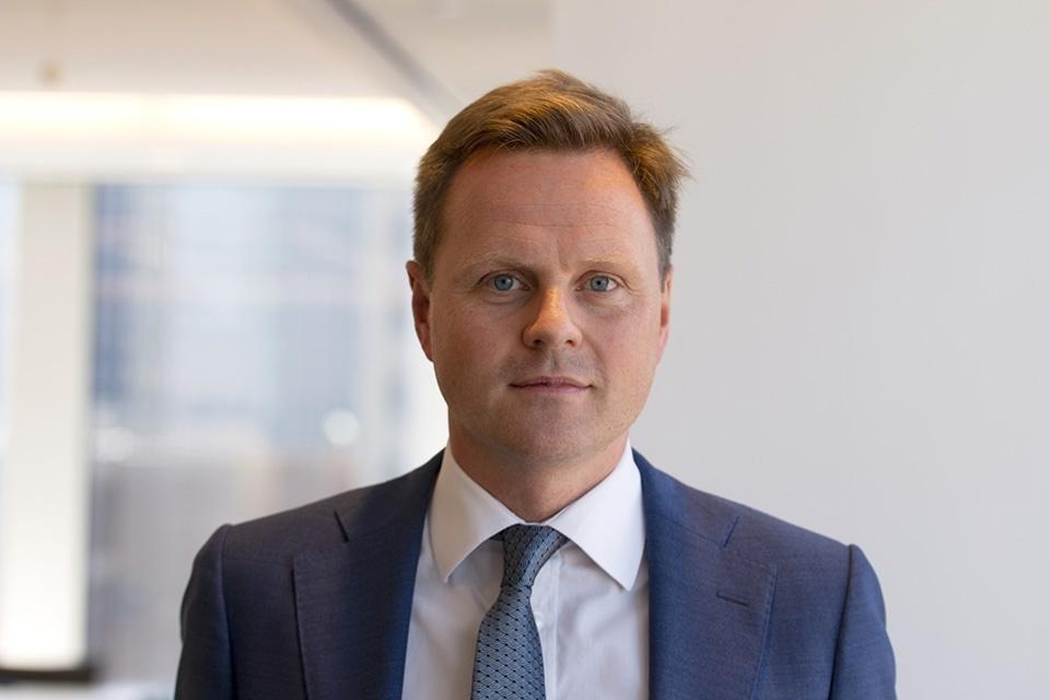 باڵیۆزی بەریتانیا لە بەغداد: گروپە چەکدارەکان ئاشتی و ئارامی عێراق تێکدەدەن