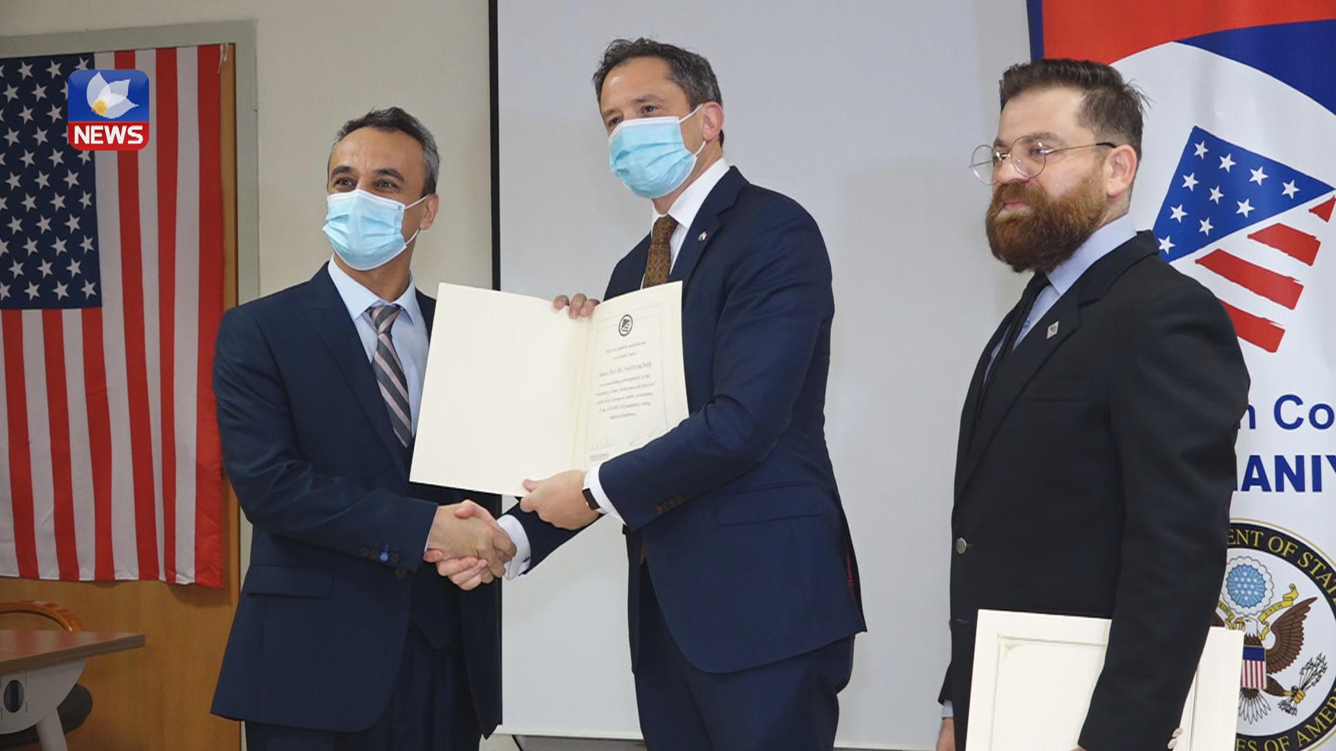 کونسوڵی گشتی ئەمریکا خەڵاتی ڕێزلێنانی بەخشیە ژمارەیەک پزیشکی پسپۆڕ