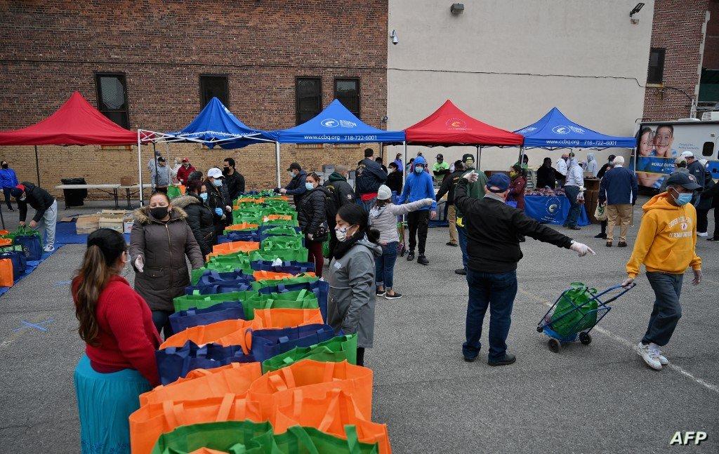 لە ئەمریکا ٤٥ ملیار دۆلار لە یارمەتی بێکاری، بە گەندەڵی براوە