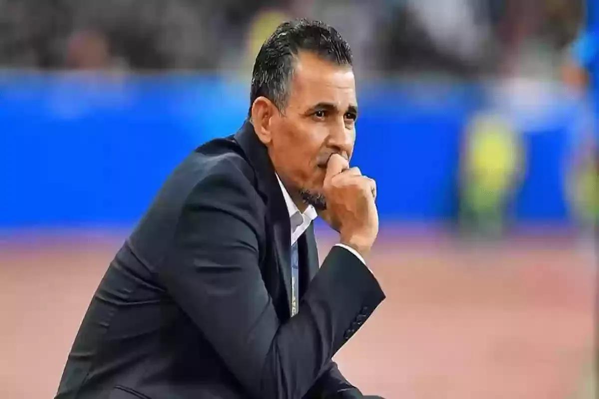 مدرب المنتخب العراقي يمنع يونس محمود من الإدلاء بتصريحات قبل وأثناء بطولة كأس الخليج للأساطير