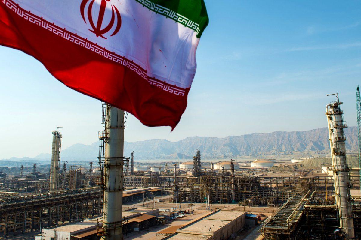 ئێران تاوتوێی ھەناردەی نەوت بۆ ٦ ملیۆن و ٥٠٠ ھەزار بەرمیل دەکات