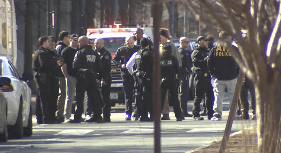 سەربازێکی ئەمریکی لەبەردەم باڵیۆزخانەی ئیسرائیل لە واشنتۆن خۆی سوتاند