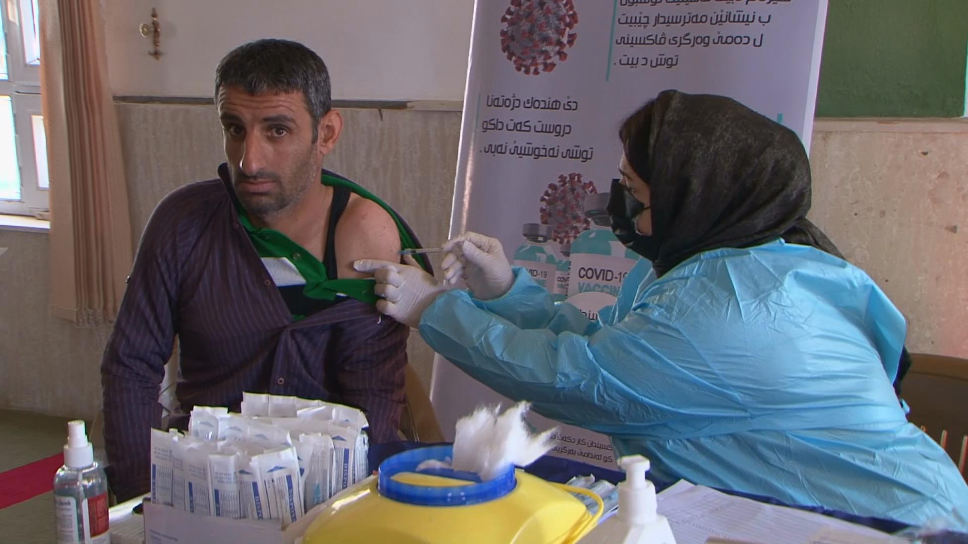 تیمەكانی تەندروستی لە ئامێدی بۆ پێدانی ڤاكسین سەردانی گوندەكان دەكەن