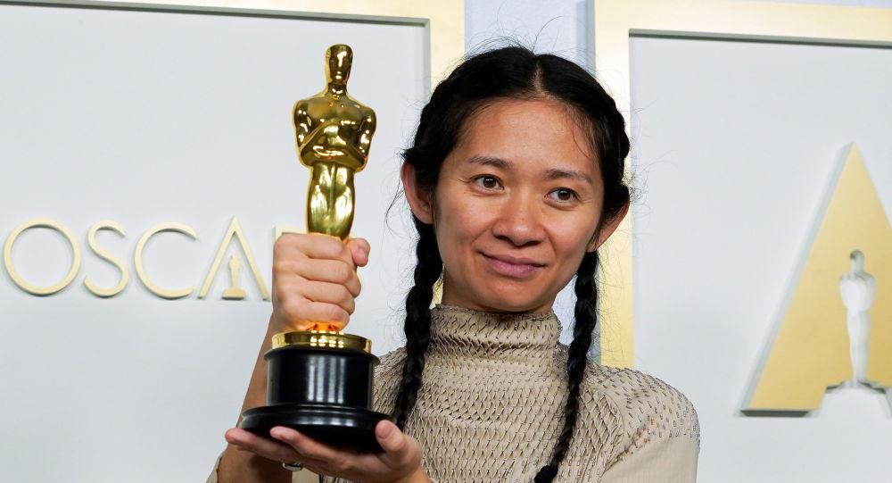 کلوی ژاو دەبێتە یەکەم ژنی بە ڕەگەز ئاسیای خەڵاتی ئۆسکار وەربگرێت