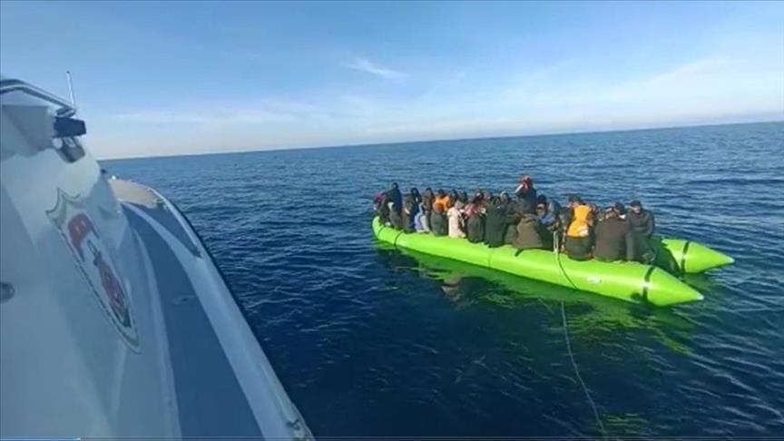 لە ئیزمیر ٤١ کۆچبەری نایاسایی دەستگیرکران