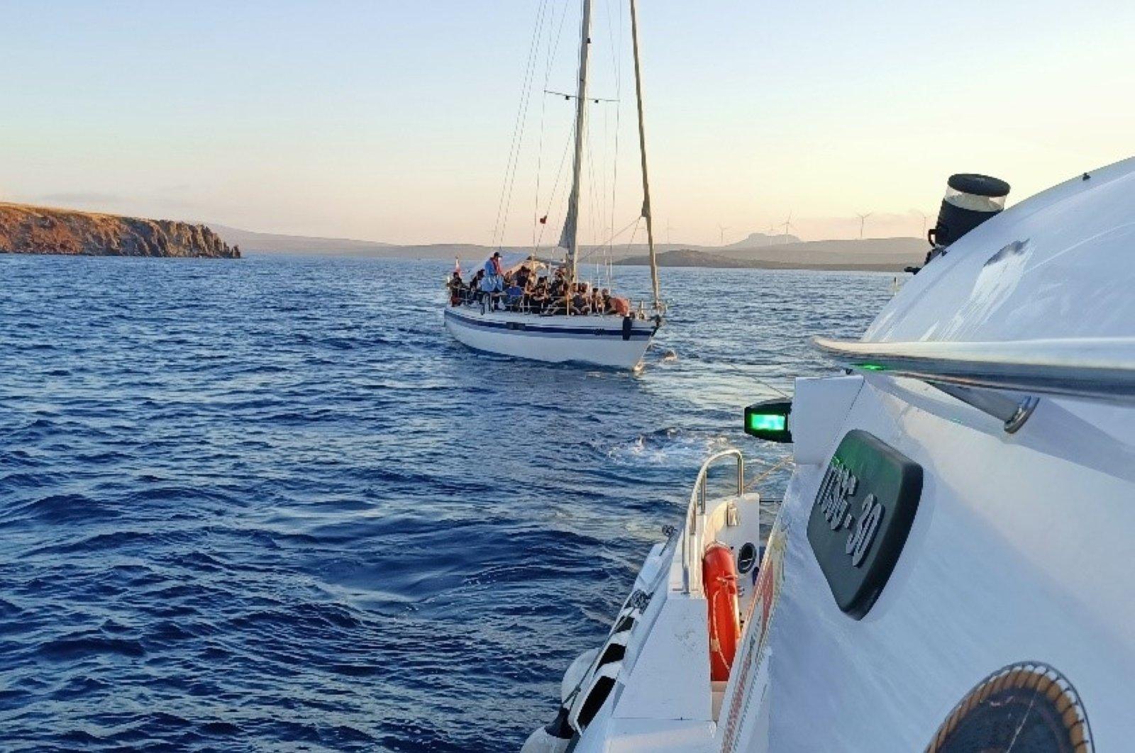 تورکیا ٣٨٨ پەنابەری لە دەریای ئیجە ڕزگارکرد