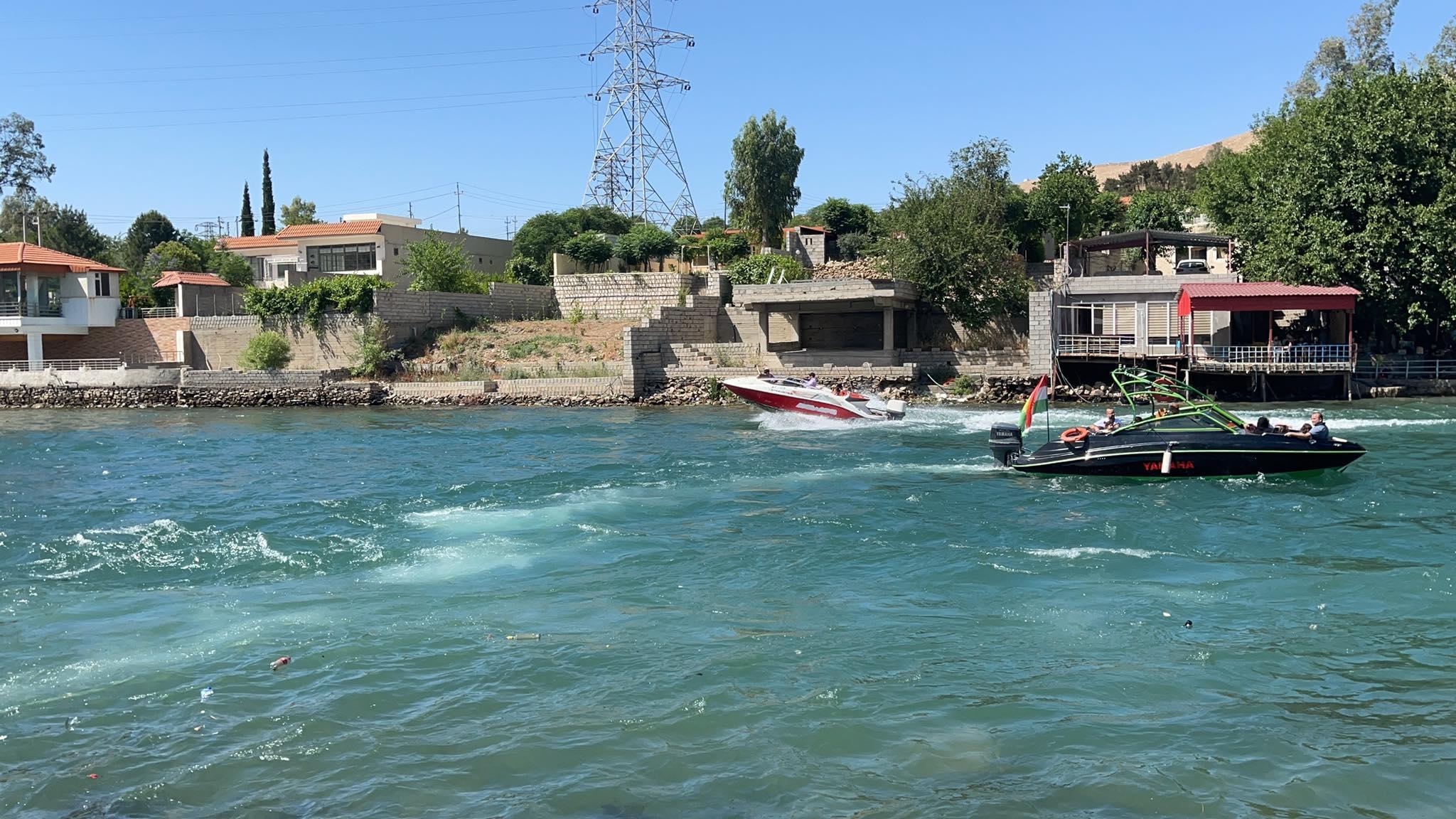 منداڵێک لە دوکان خنکا