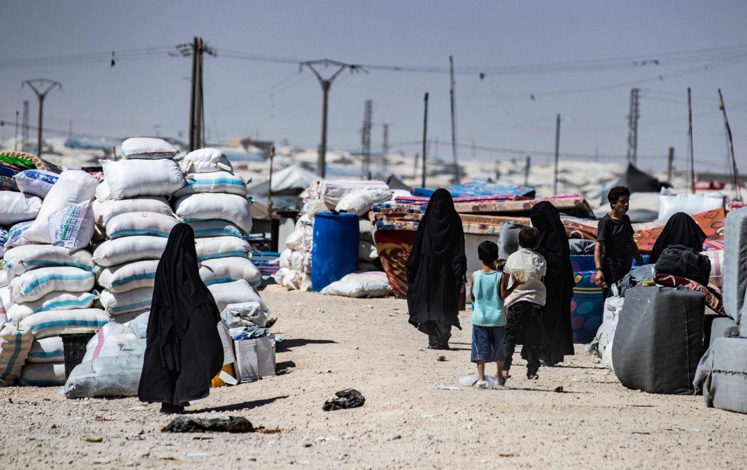 ئۆپراسیۆنی گەڕان بەدوای تیرۆریستندا لە کەمپی ھۆڵ بەردەوامە