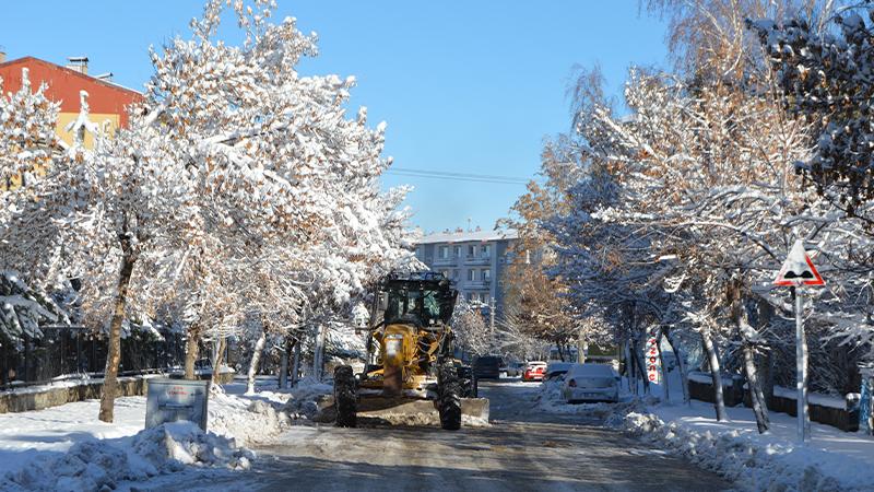لە باکوری کوردستان پلەی گەرما بۆ خوار ١٢ پلەی ژێر سفری سەدی دابەزیووە