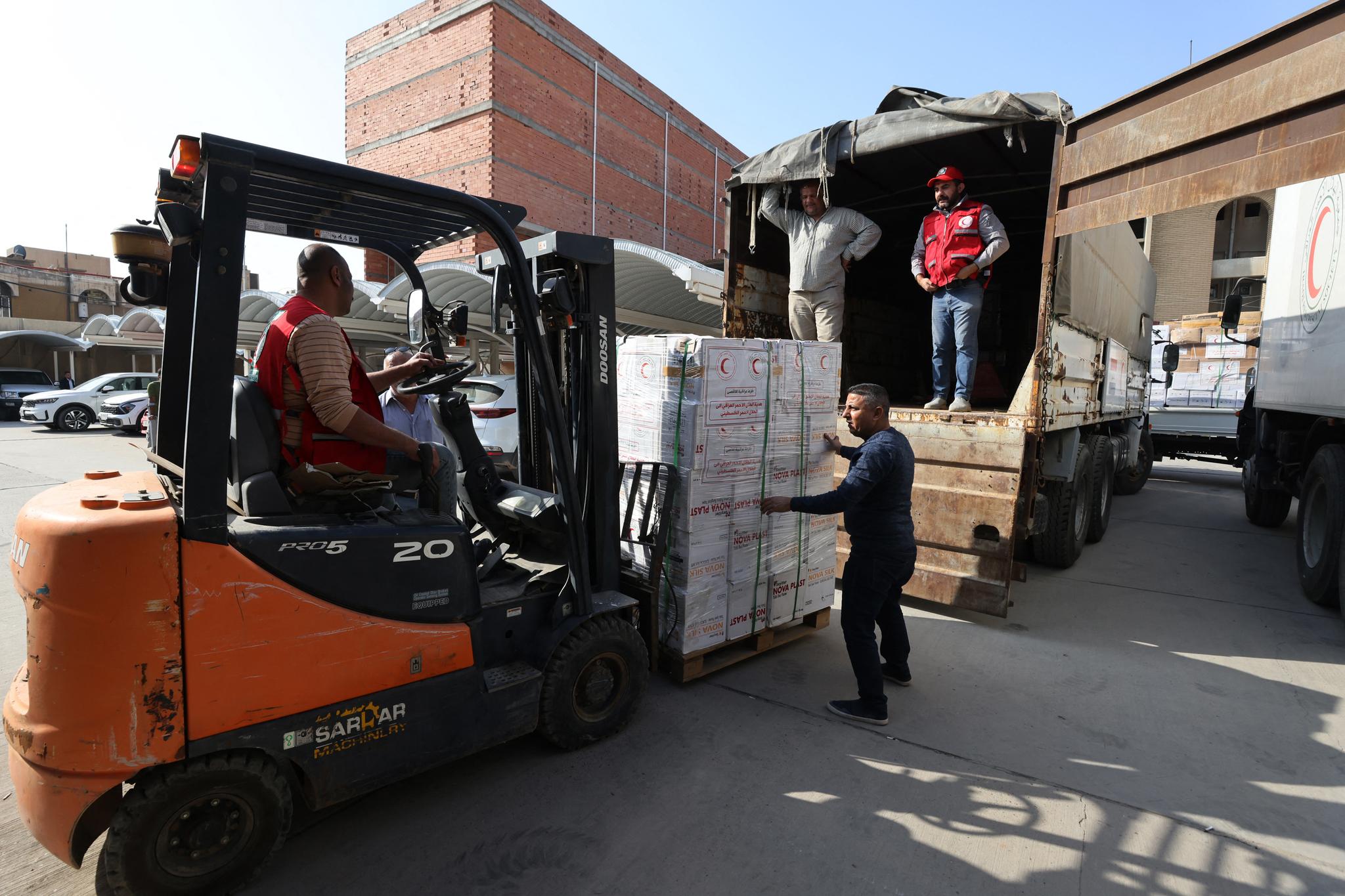 عێراق پێنجەمین ھاوکاری مرۆیی رەوانەی غەززە دەکات