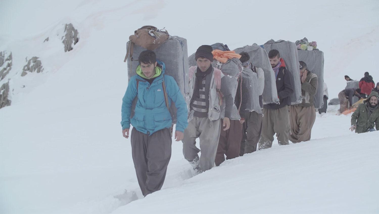 لە رۆژھەڵاتی کوردستان کۆڵبەرێکی کورد بە دەستڕێژی ھێزە ئەمنییەکان کوژرا