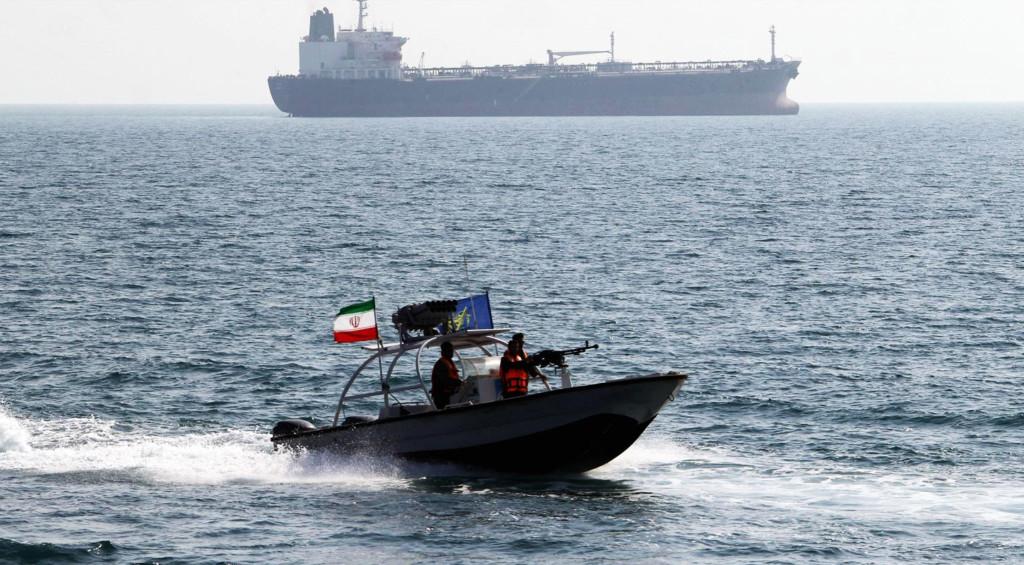 سوپای پاسدارانی ئێران دەست بەسەر کەشتییەکی نەوتھەڵگردا دەگرێت