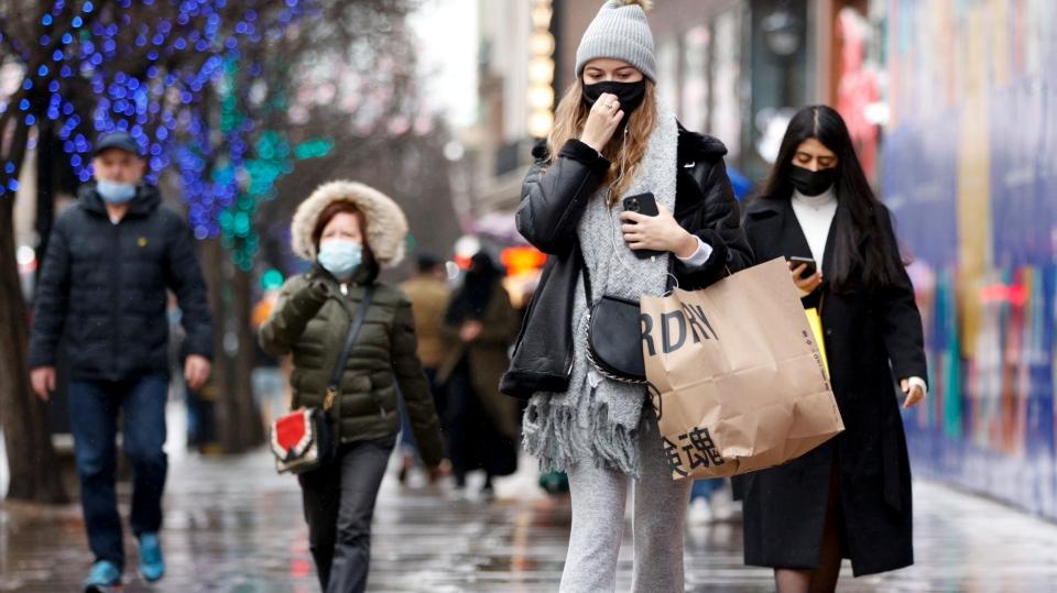 لە سێ ڕۆژدا ٣٢٠ ھەزار کەس لە بەریتانیا تووشی کۆرۆنا بوون