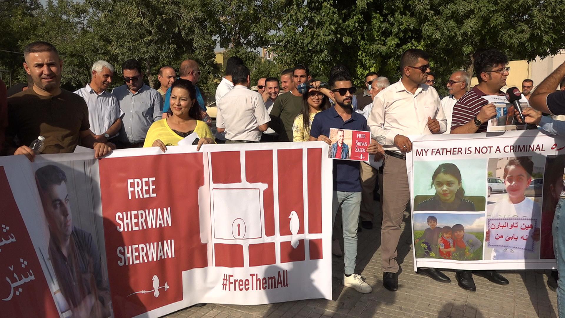 لە سلێمانی دژی بڕیاری زیندانیکردنی چالاکوانانی بادینان گردبونەوەیەکی ناڕەزایی بەڕێوەچوو