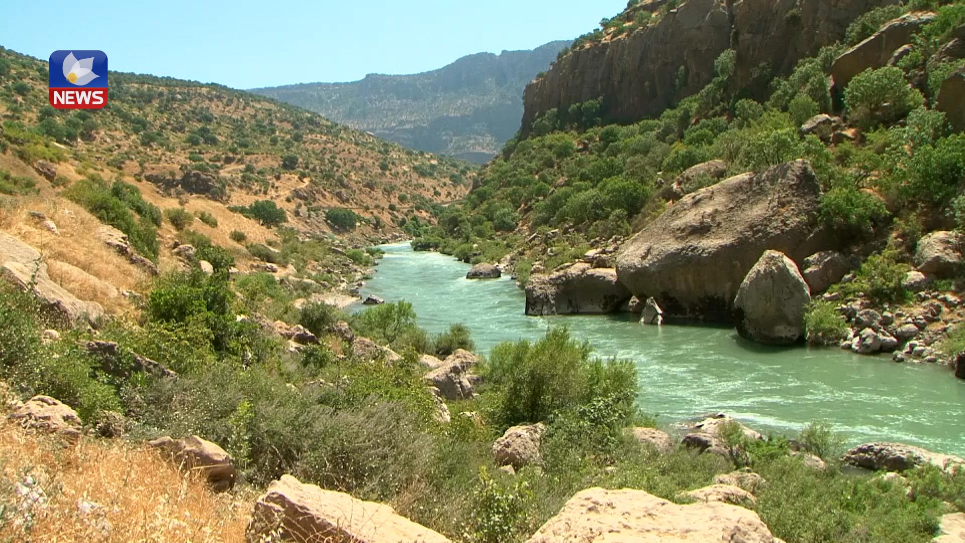 لە ڕۆژی جیھانی گشتوگوزار پێشانگەی ناساندنی گەشتوگوزار لە دھۆک کرایەوە