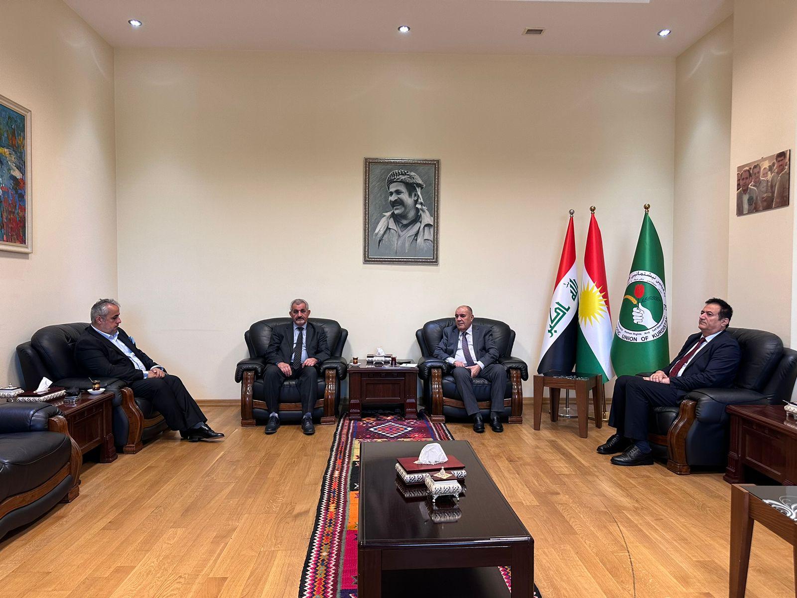  وتەبێژی یەکێتی لەگەڵ سەرۆکی حزبی یەکێتی بێت نەھرەین-ی نیشتیمانی کۆبووەوە