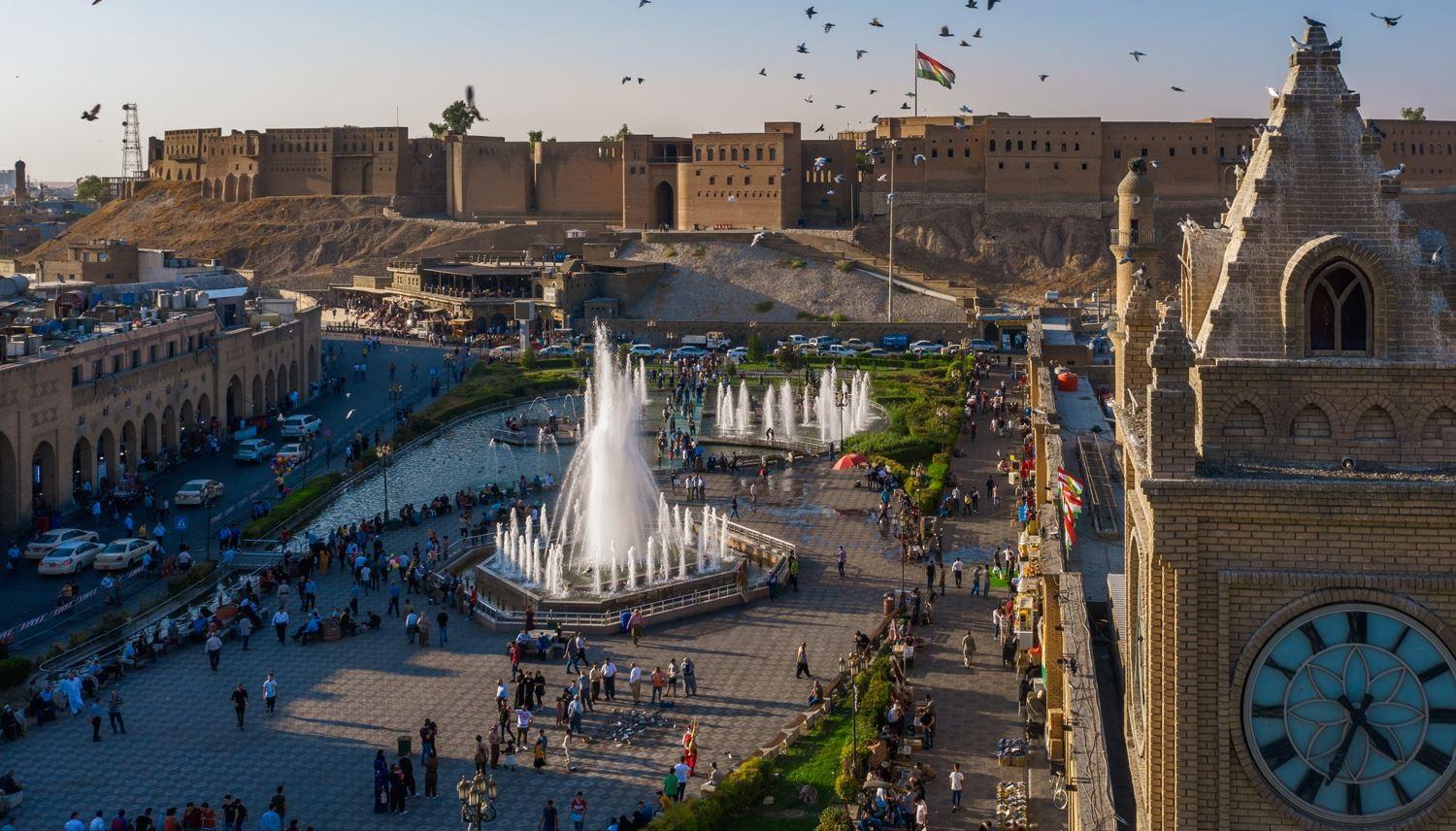 لە ھەولێر چەند کەسێک ھەڵدەکوتنە سەر شوێنێک و ١٠٠ ملیۆن دینار دەدزن