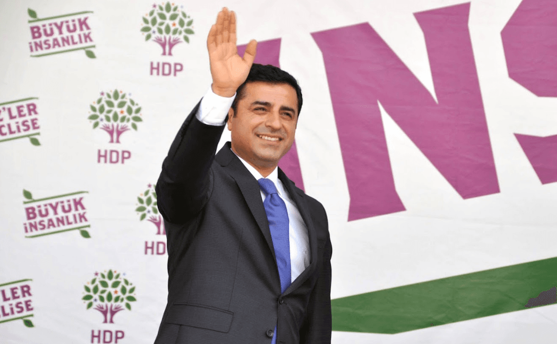 دەمیرتاش بە زیندانیكردنی ٢ ساڵ و ٦ مانگ سزادرا