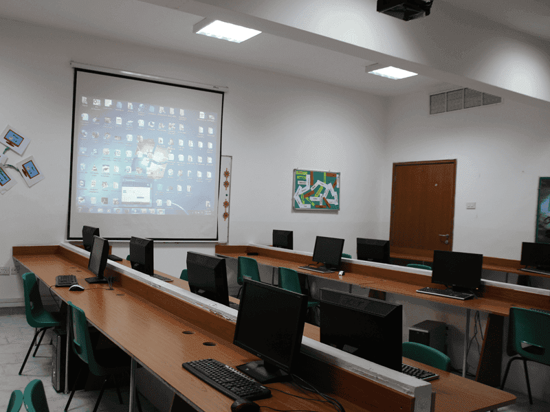   لأول مرة.. افتتاح قسم الأمن السيبراني في المدارس المهنية وأقبال كبير عليه من كلا الجنسين