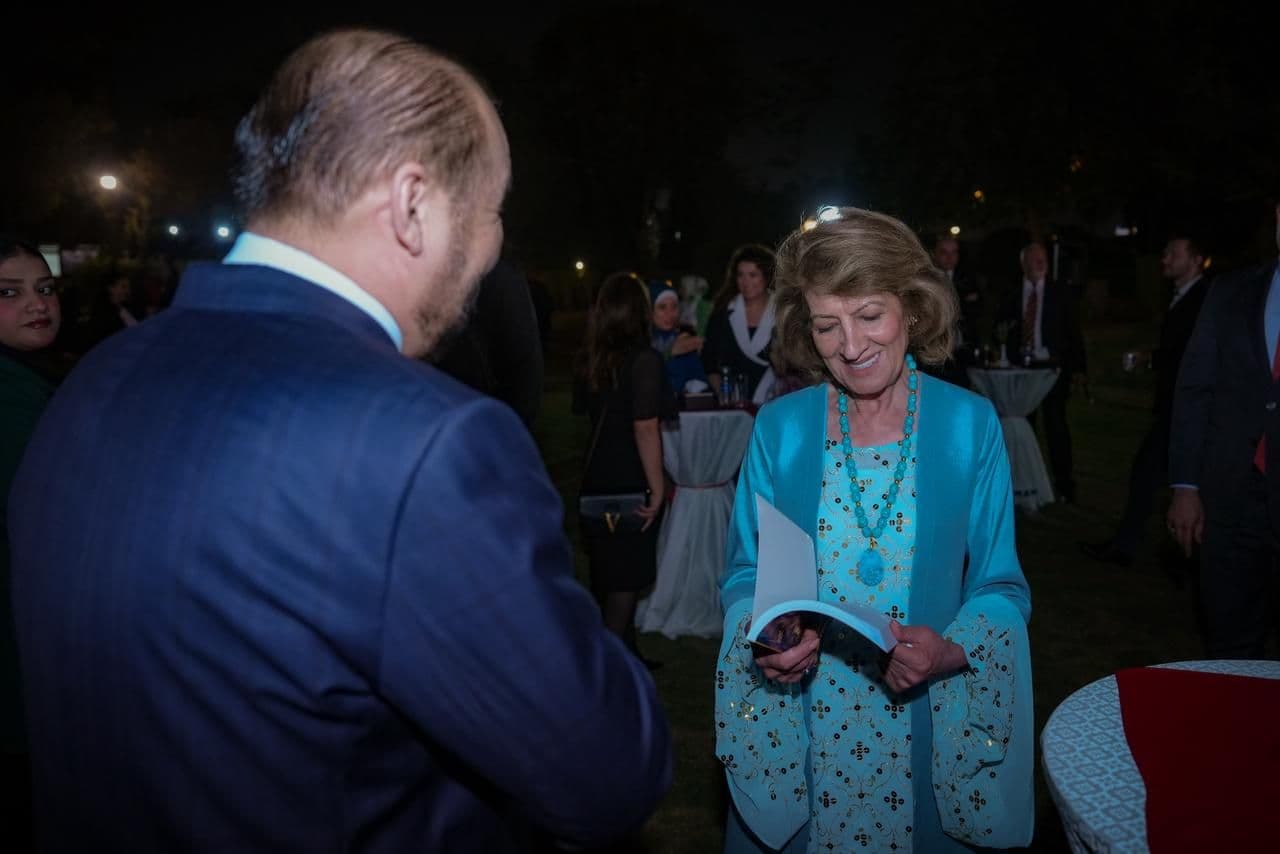 article gallery image