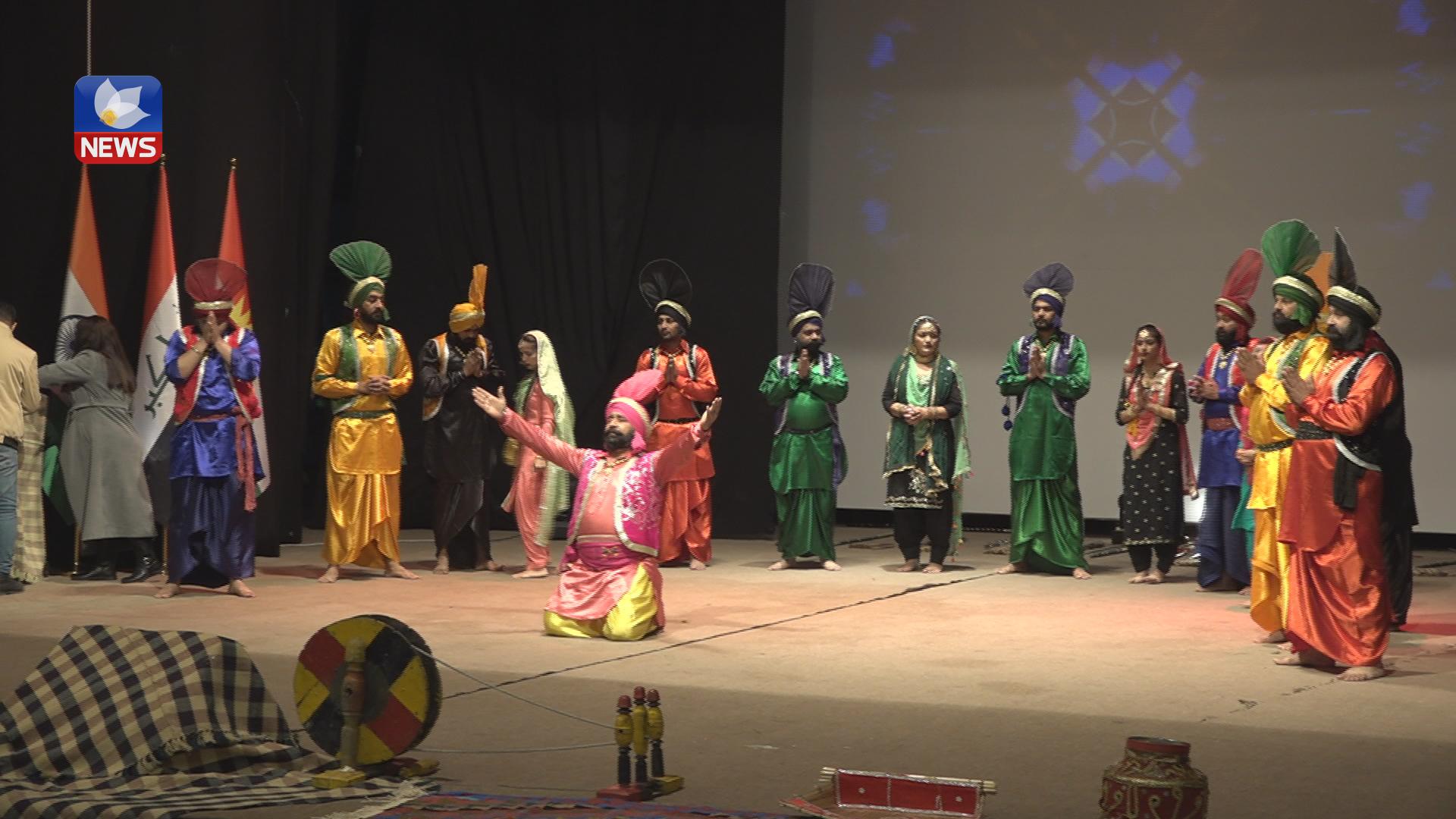 سەمای هیندی و هەڵپەركێی كوردی لە شاری سلێمانی نمایشكرا 