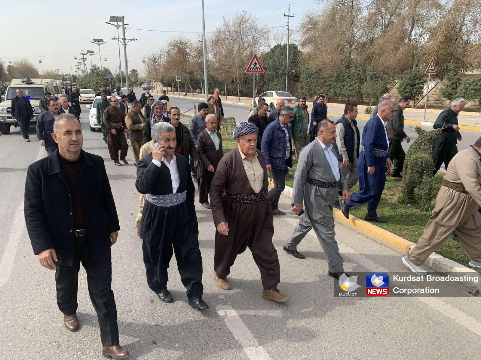 پێشمەرگە دێرینەکان لەبەردەم پەرلەمانی کوردستان گردبوونەوە 