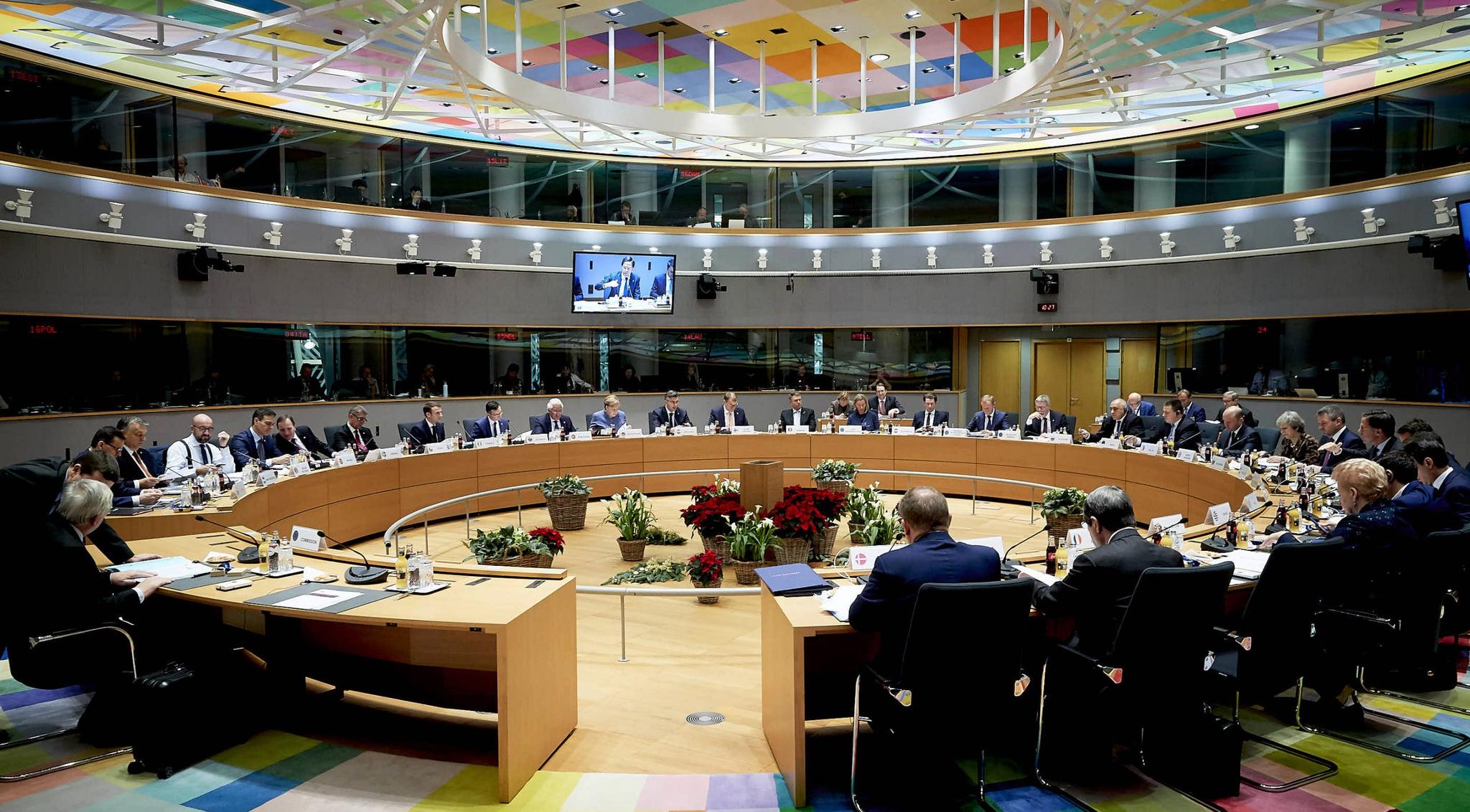 ٢٦ وڵاتی ئەوروپا نەوتی رووسیایان قەدەغە کرد و نرخی نەوت بەرزبووەوە