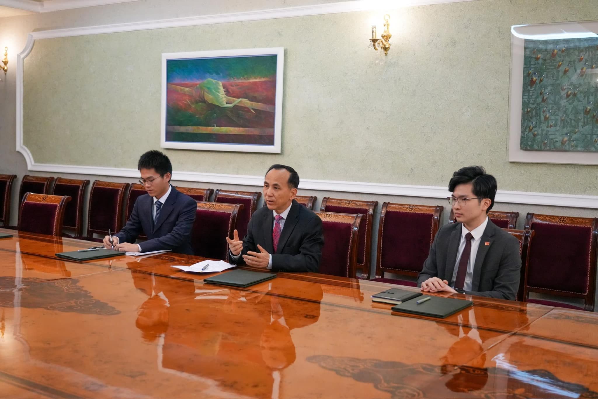 article gallery image