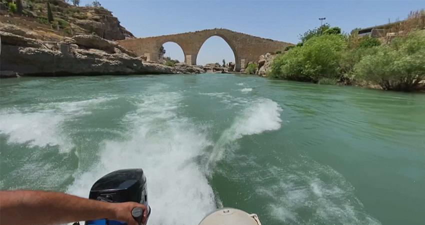 دوو تیمی مەلەوانی چەندین کەس لە خنکان رزگار دەکەن