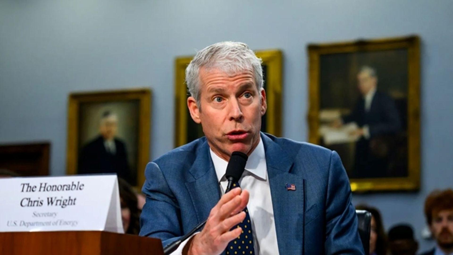 وەزیری وزەی ئەمریکا: نەوتی ئێران لە ماوەی 3 بۆ 4 رۆژدا دەگـاتە بـەندەرەکـان 