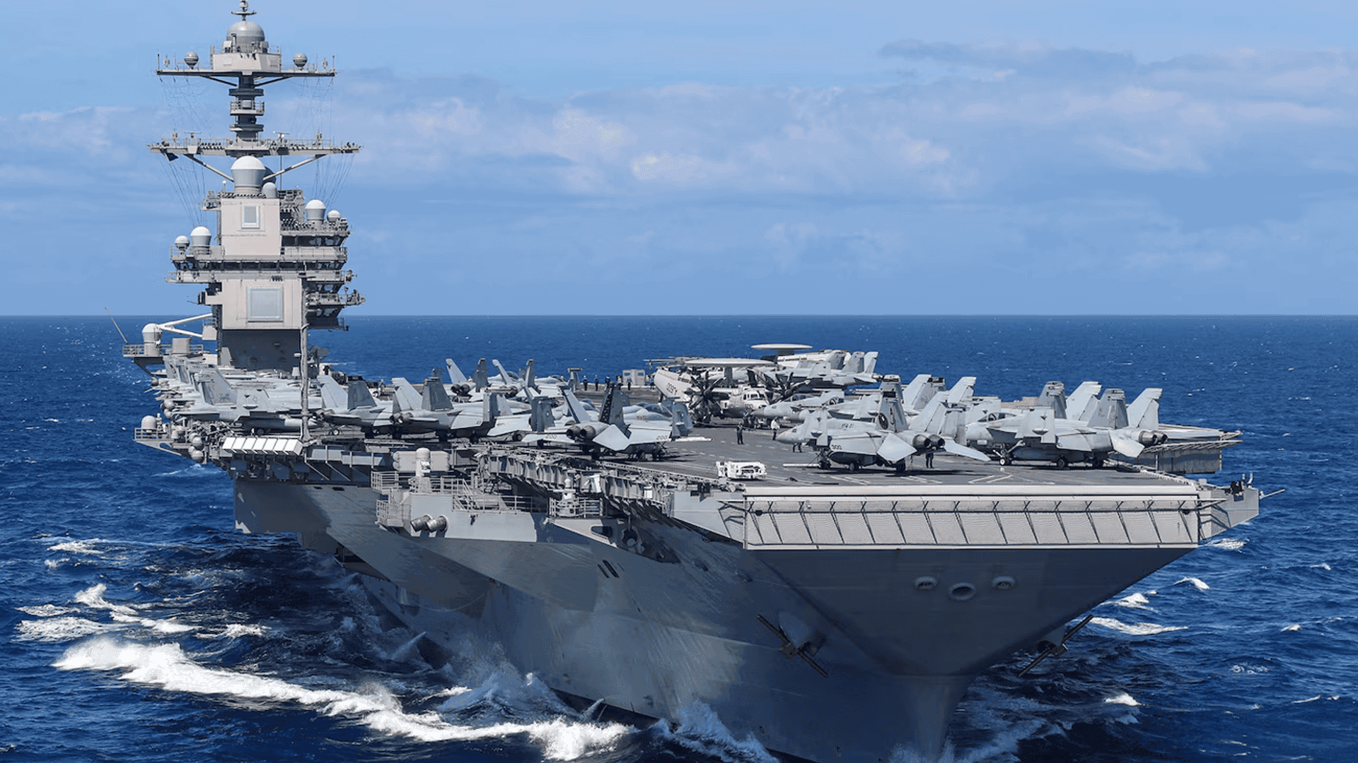 سەربازەکانی کەشتی جەنگی "جیراڵد فۆرد"  هەڕەشەی دەستلەکارکێشانەوەی بە کۆمەڵە دەکەن