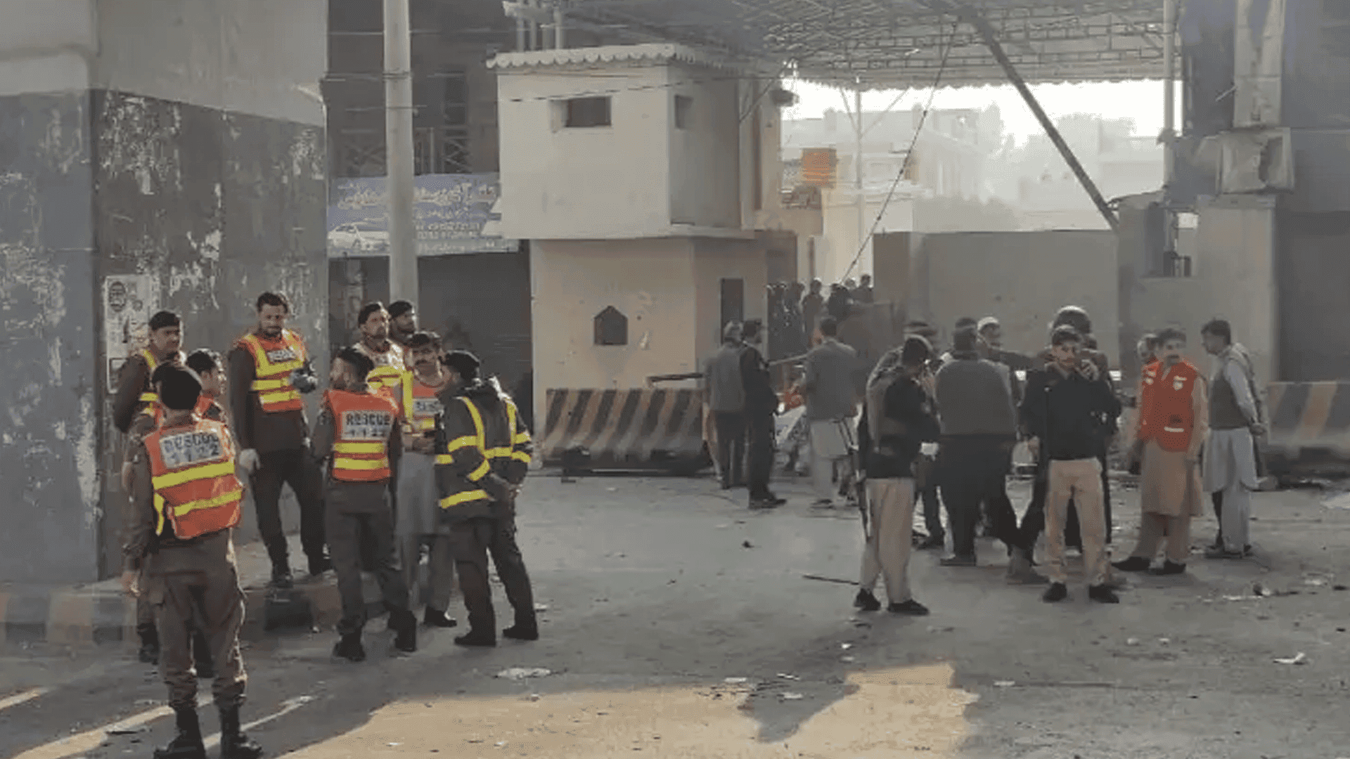 لە تەقینەوەیەکی خۆکوژیدا لە پاکستان سێ پۆلیس کوژران