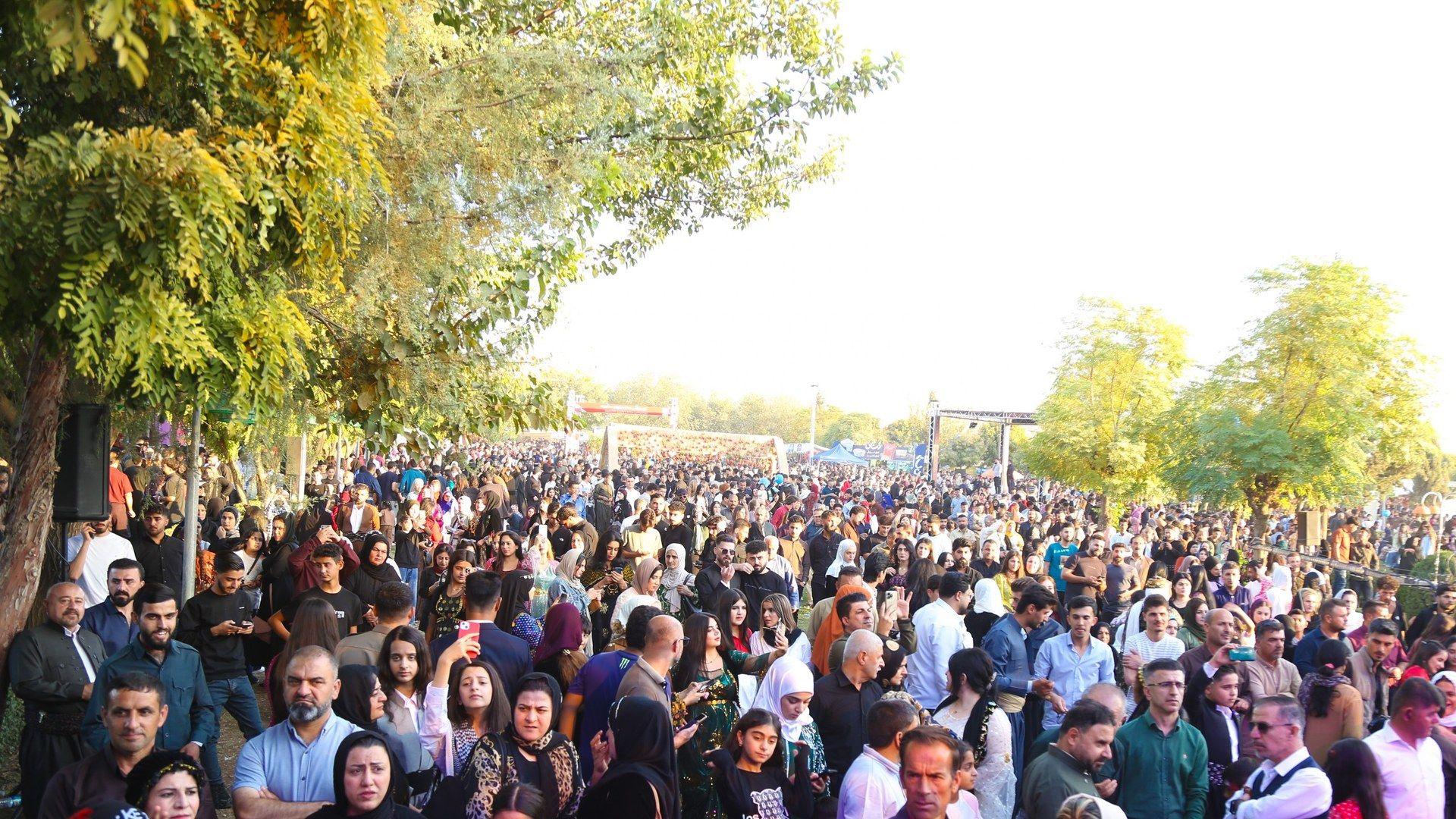 فێستیڤاڵی هەنار و پاییزی هەڵەبجە  تەواو بوو؛ زیاتر لە 400 هەزار کەس سەردانیان کردوە