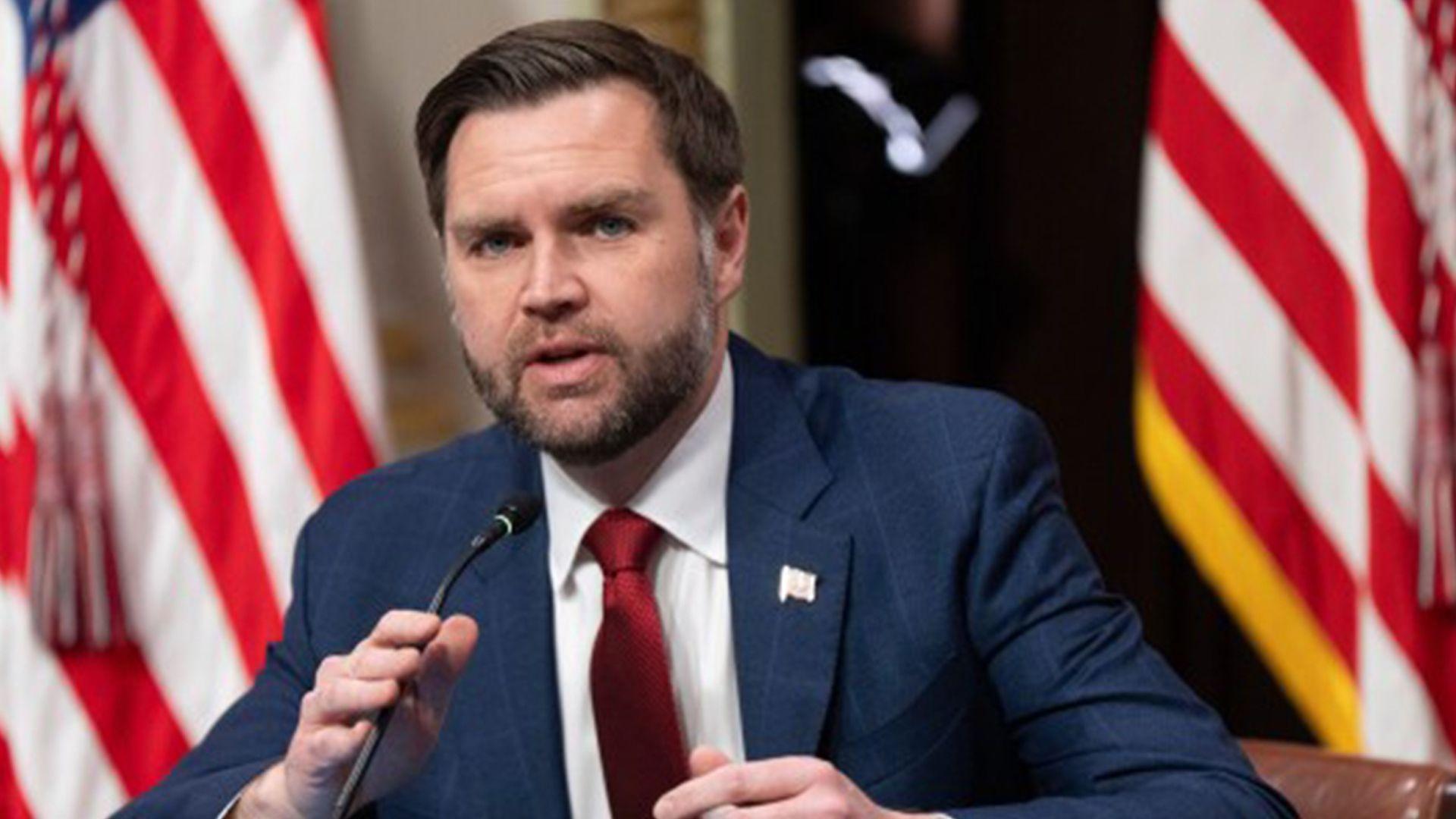 جێگرەکەی ترەمپ هۆشداری دەداتە ئێران و گەشبینە بە دانوستانەکان