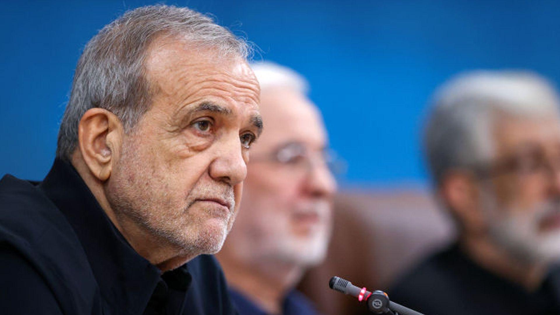 مەسعود پزیشکیان: جێی قبوڵ نییە بەنزین بە 130 هەزار تمەن بکڕین و بە 1500 بیدەینەوە بە خەڵک