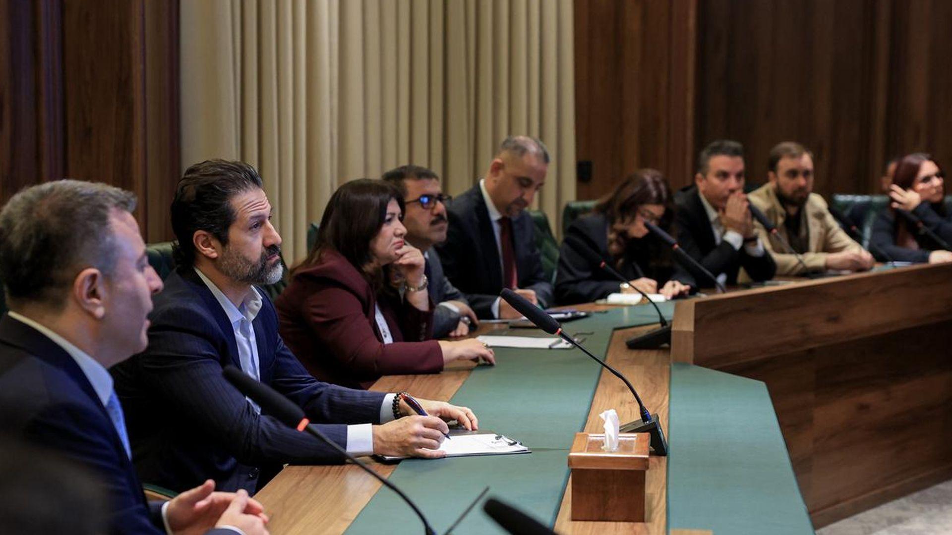 قوباد طالباني يشيد بجهود الاطباء والكوادر الصحية في تقديم الخدمات للمواطنين