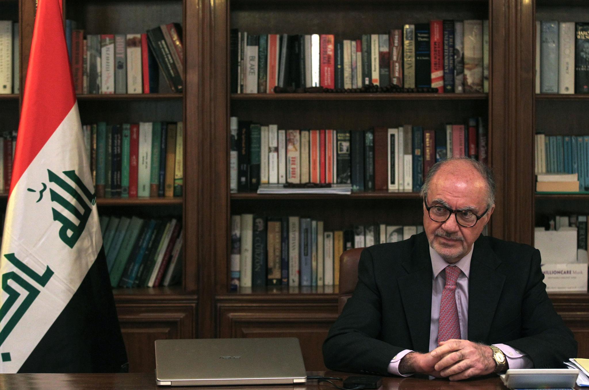 وەزیری دارایی عێراق ھەڕەشەی دەست لەکارکێشانەوە لە پۆستەکەی دەکات