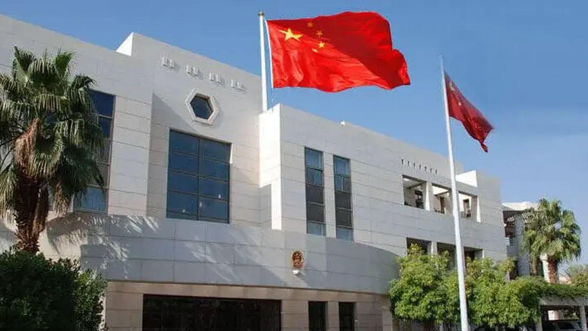 باڵیۆزخانەی چین داوا لە هاووڵاتیانی دەکات بەپەلە خاکی ئێران جێبهێڵن