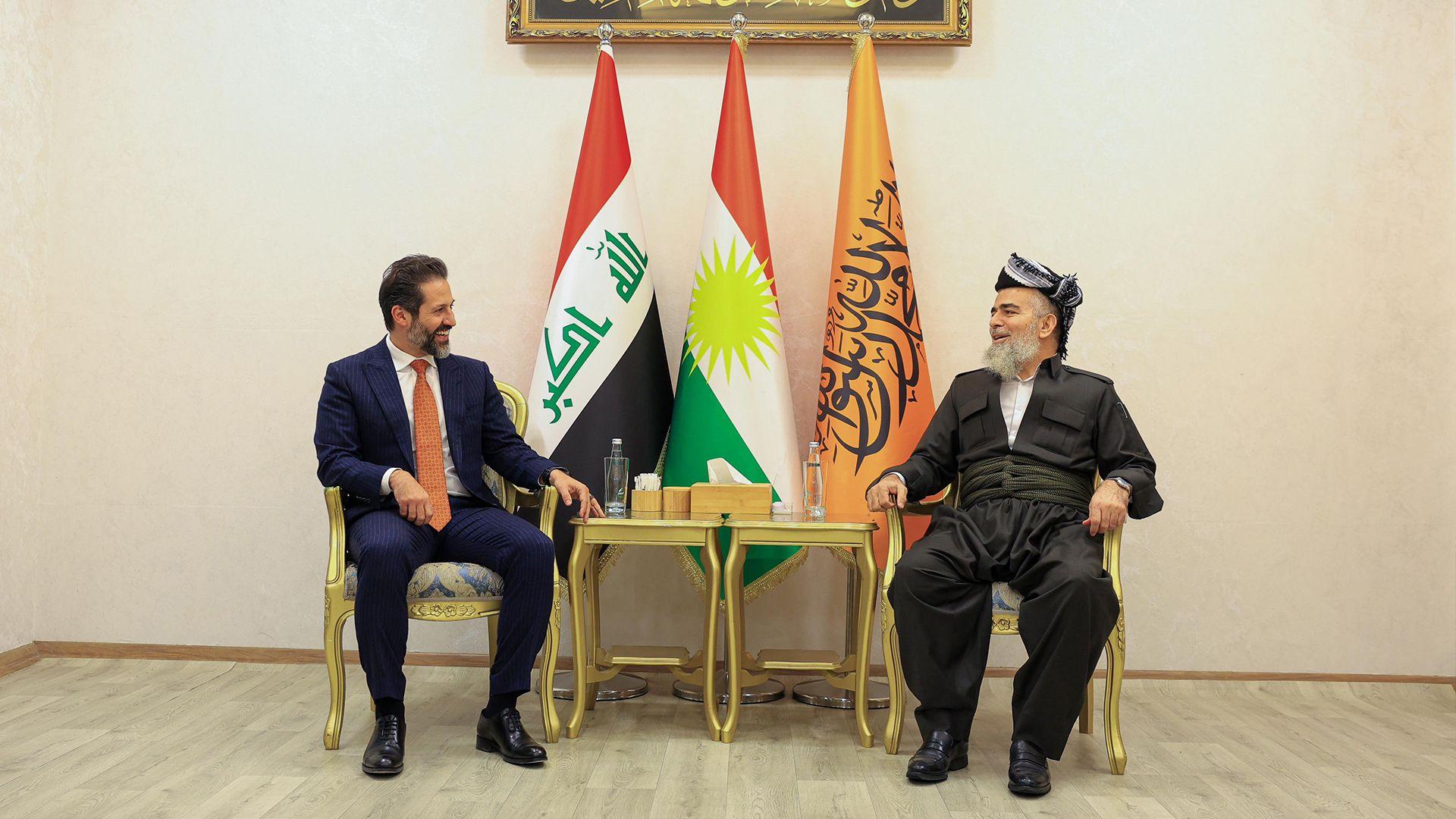 یەکێتی و کۆمەڵ: پێویستە موچە دابەش بكرێت و ستەم لە فەرمانبەران نەكرێت

