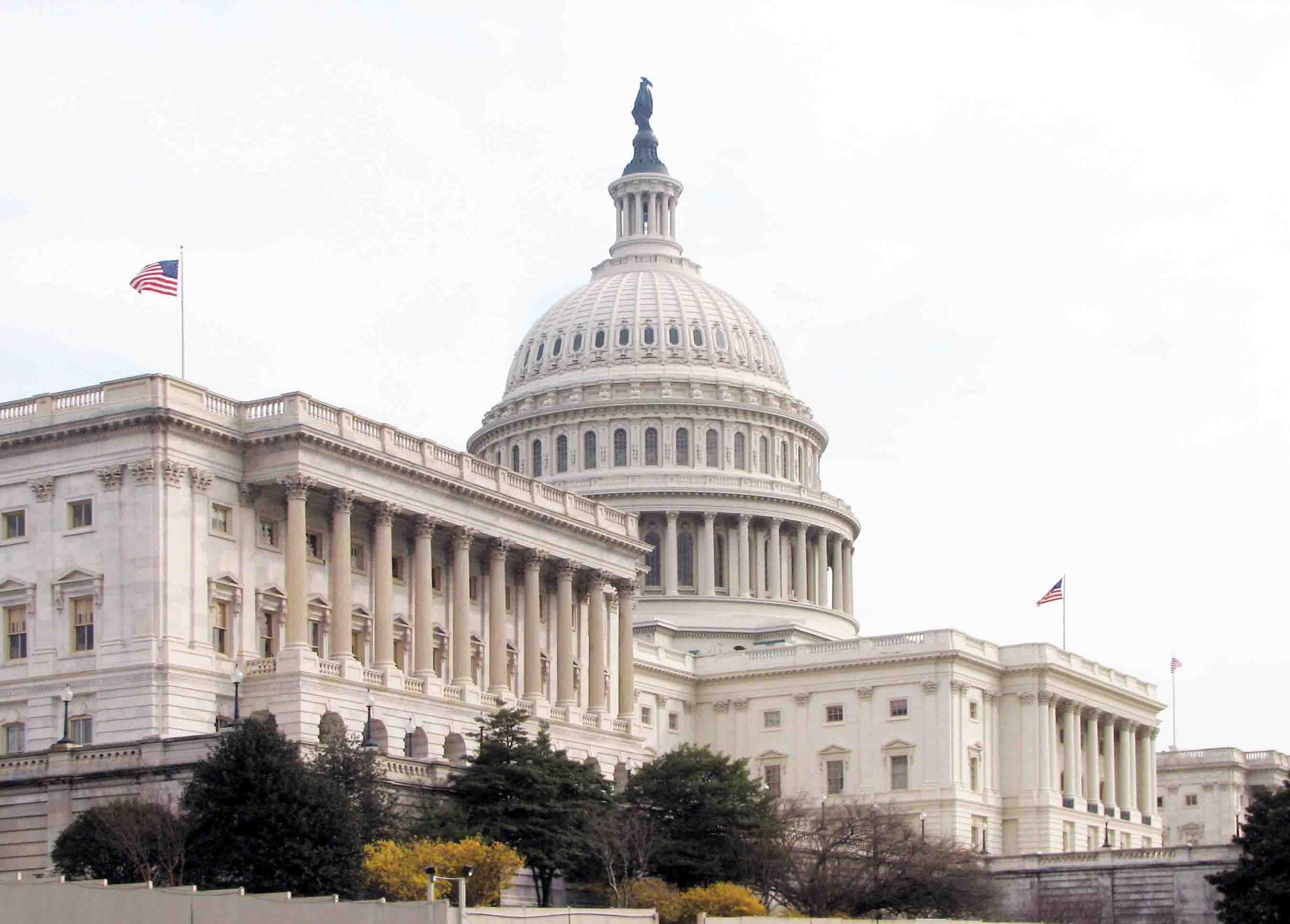 کۆشکی سپی: سزای زیاتر بەسەر ئێراندا دەسەپێنین