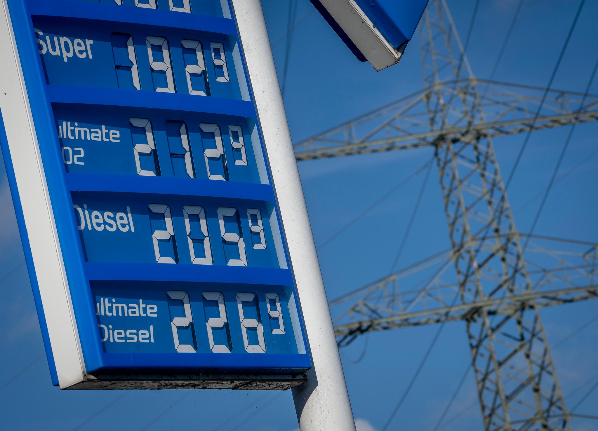 Oil prices rise as Opec+ panel recommends 2mn barrel cut