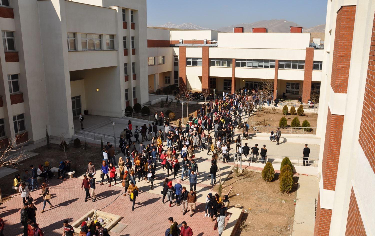 ئەنجومەنی وەزیرانی ھەرێم قیستی یەکەمی کرێی خوێندنی پارالێڵ دوادەخات